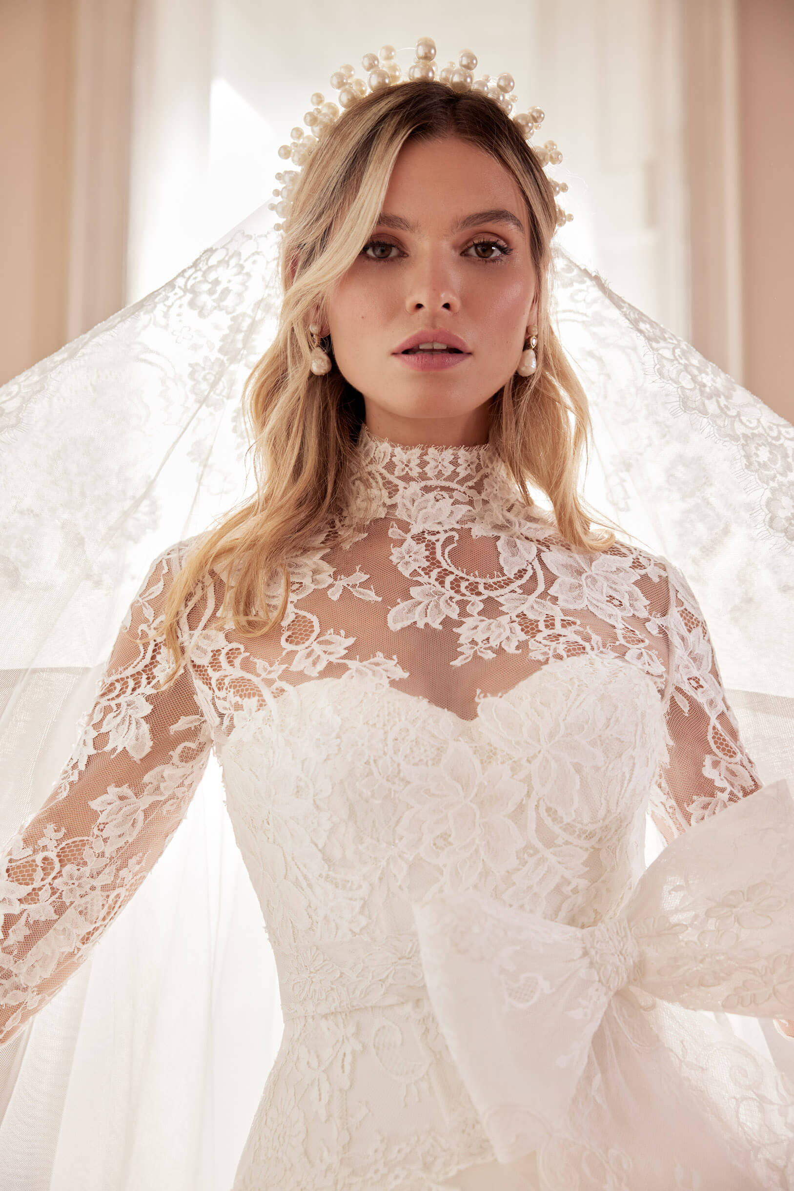 Charlotte - Long sleeve wool and silk top with neckline in precious leavers  lace